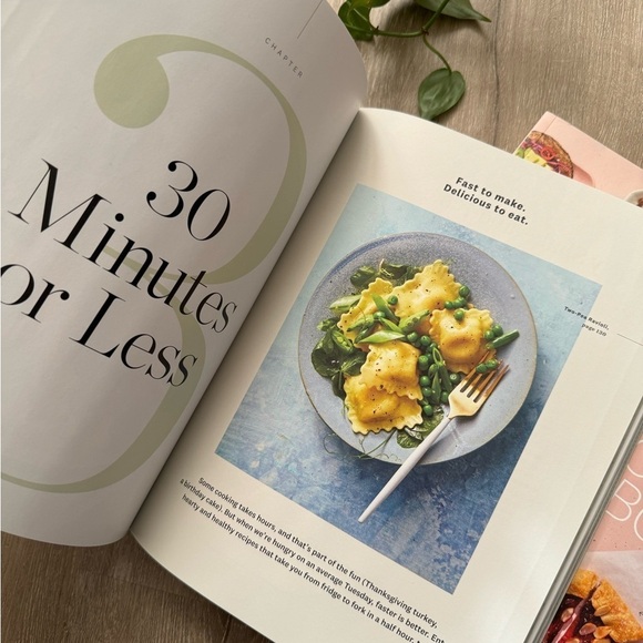 Bundle of 2 Weight Watchers Books: Easy Everyday Cooking & The Personal Points - Picture 2 of 8